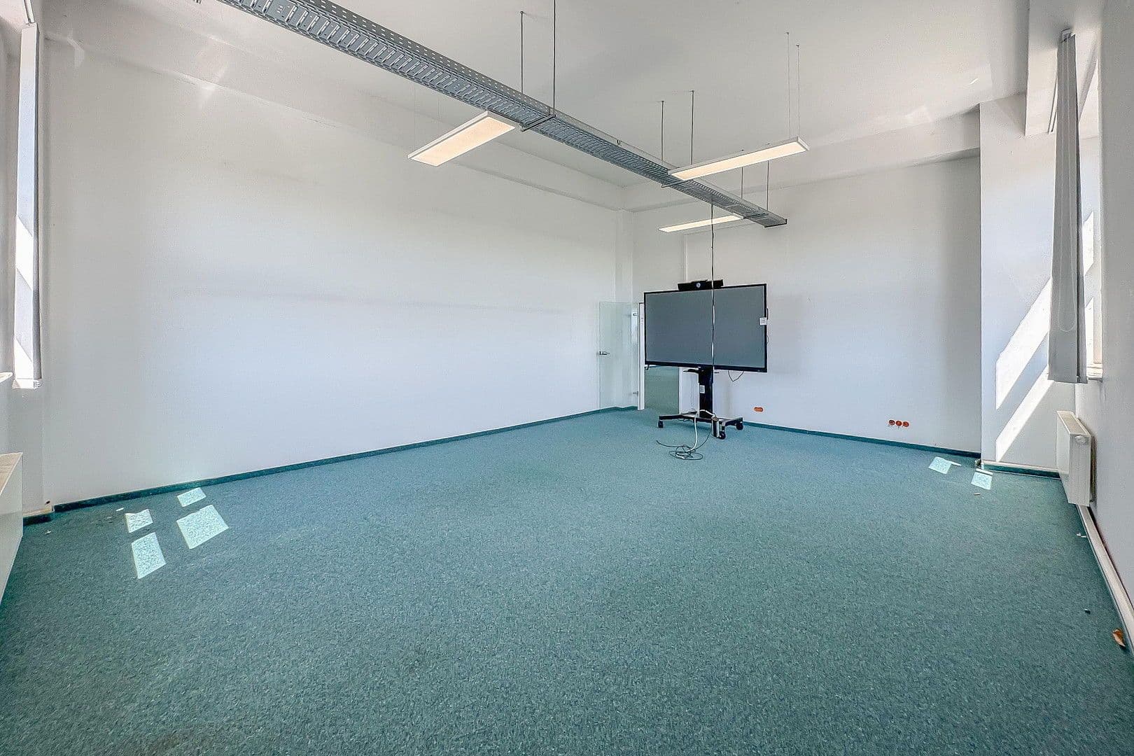 Prenájom nebytového priestoru 390 m², Stockumer Straße 28, Witten, Severné Porýnie - Westfálsko Prenájom nebytového priestoru 390 m², Stockumer Straße 28, Witten, Severné Porýnie - Westfálsko