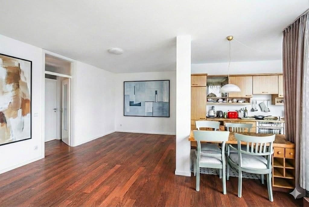 Prenájom bytu 2-izbový 75 m², Köln, Severné Porýnie - Westfálsko Prenájom bytu 2-izbový 75 m², Köln, Severné Porýnie - Westfálsko