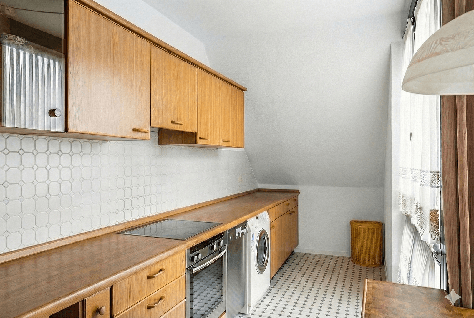 Prenájom bytu 2-izbový 75 m², Köln, Severné Porýnie - Westfálsko Prenájom bytu 2-izbový 75 m², Köln, Severné Porýnie - Westfálsko