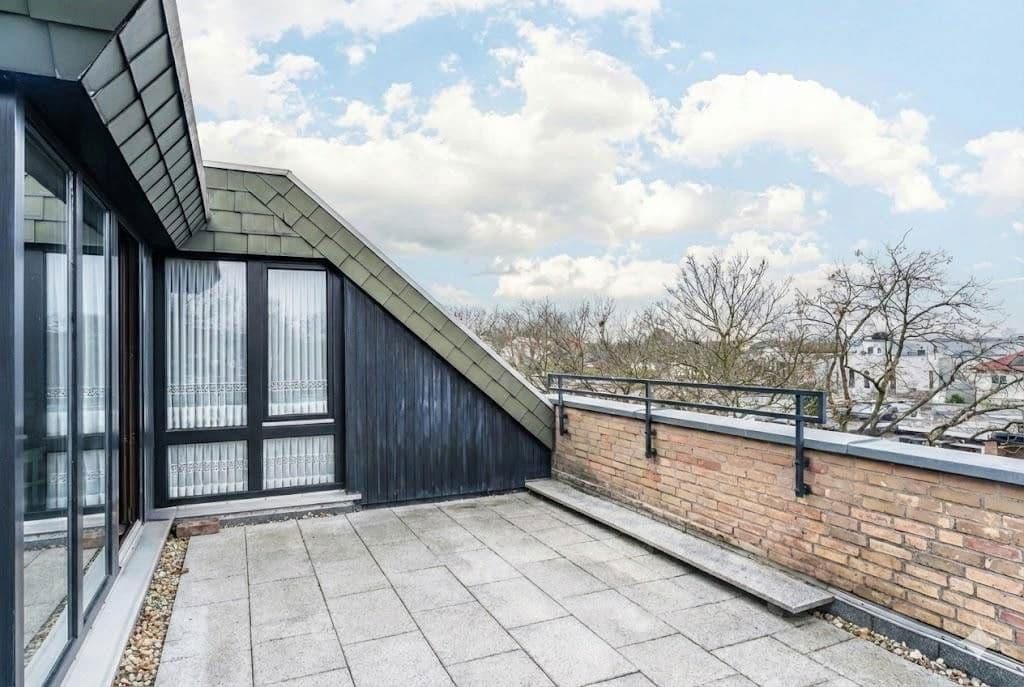 Prenájom bytu 2-izbový 75 m², Köln, Severné Porýnie - Westfálsko Prenájom bytu 2-izbový 75 m², Köln, Severné Porýnie - Westfálsko