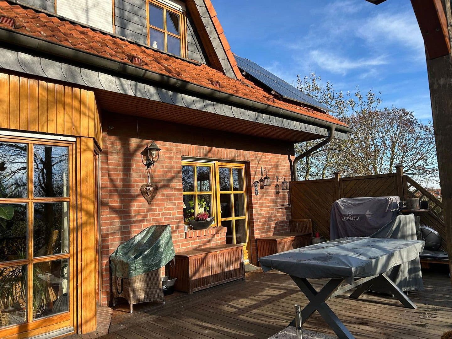 Predaj domu 268 m², pozemek 670 m², Sehnde, Dolné Sasko Predaj domu 268 m², pozemek 670 m², Sehnde, Dolné Sasko