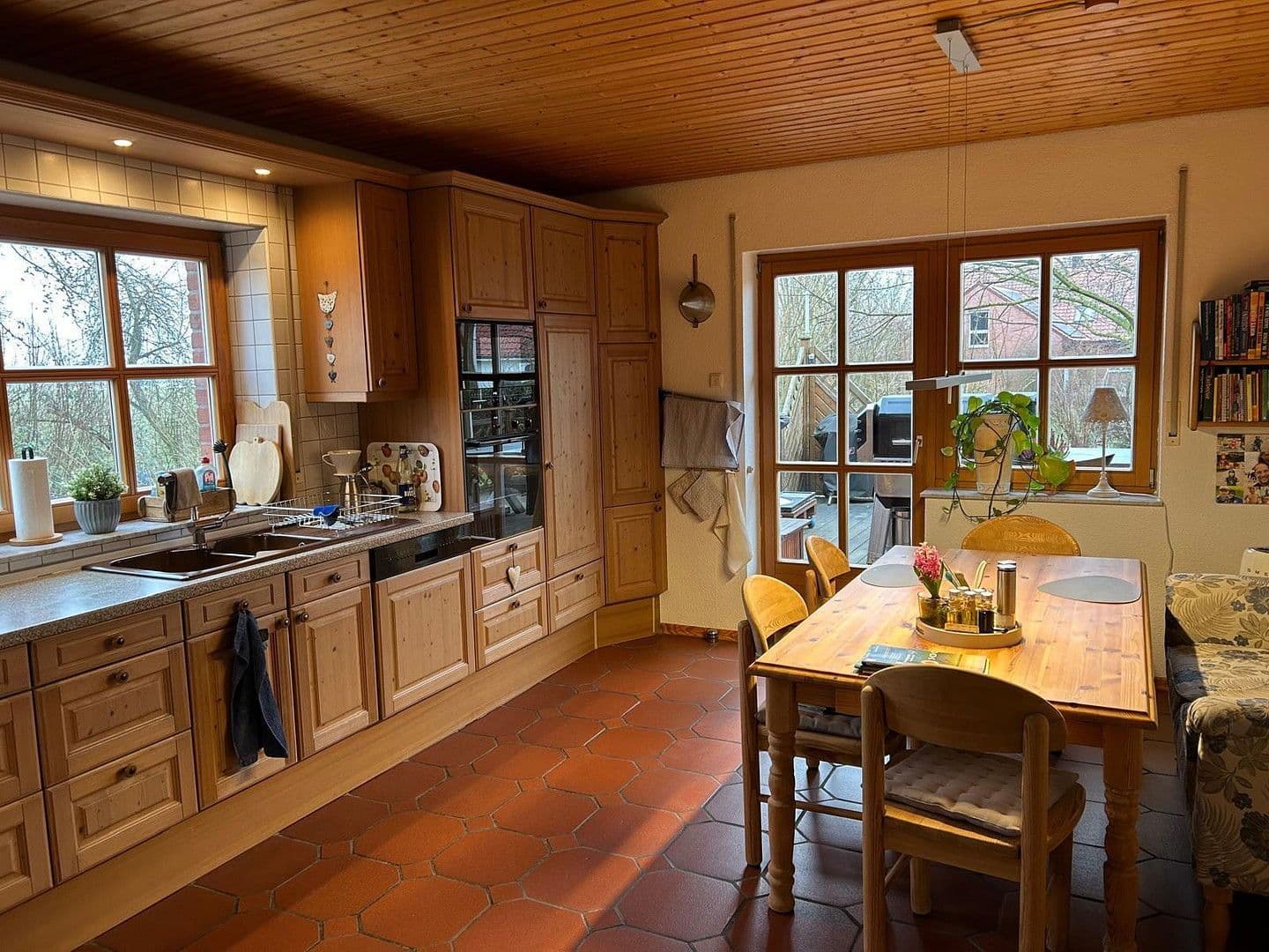 Predaj domu 268 m², pozemek 670 m², Sehnde, Dolné Sasko Predaj domu 268 m², pozemek 670 m², Sehnde, Dolné Sasko