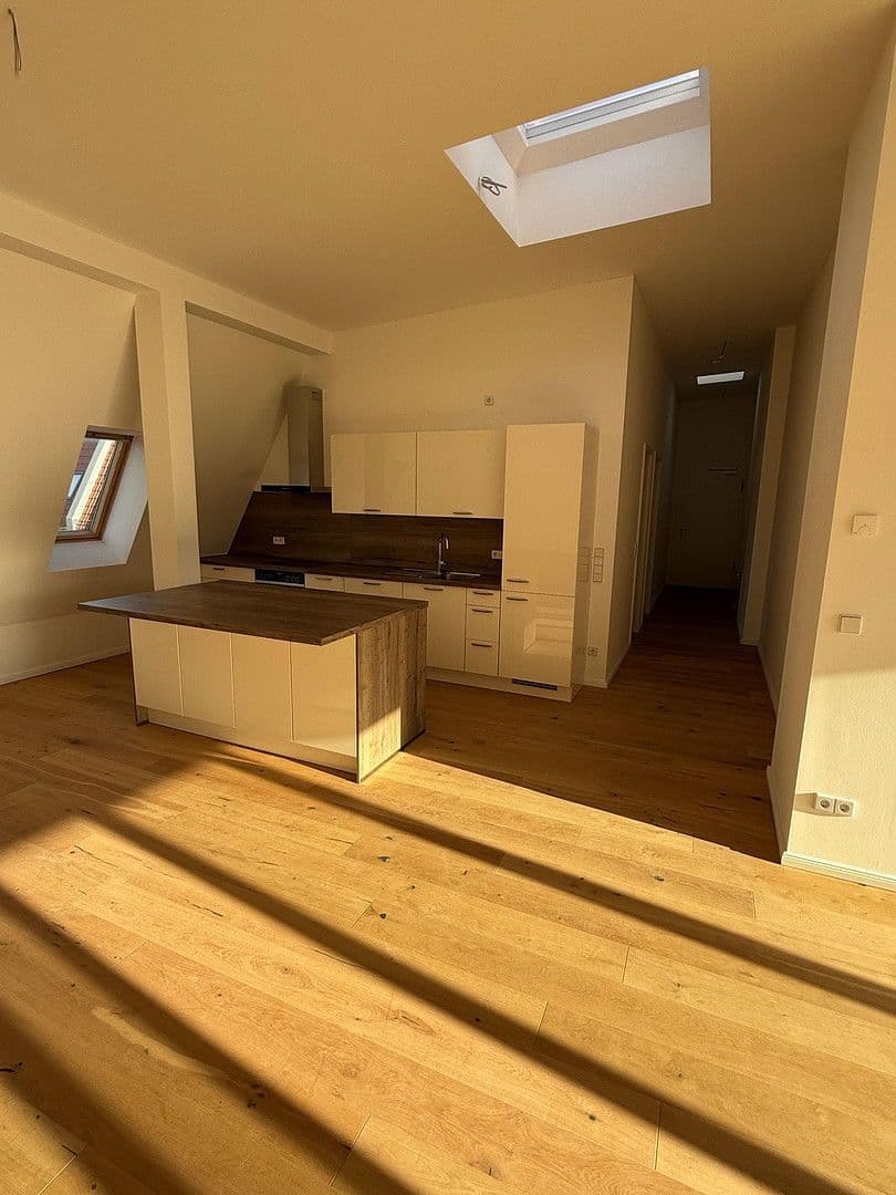 Prenájom bytu 2-izbový 79 m², Detmolder Straße, Berlin, Berlín Prenájom bytu 2-izbový 79 m², Detmolder Straße, Berlin, Berlín