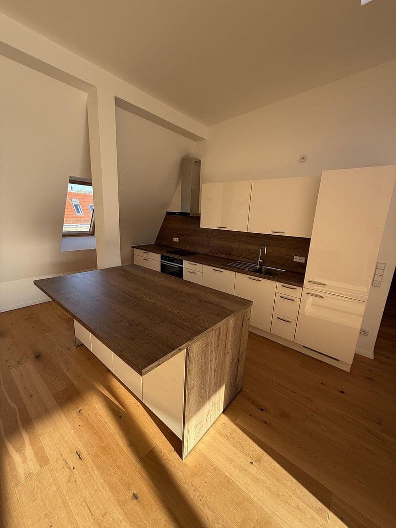 Prenájom bytu 2-izbový 79 m², Detmolder Straße, Berlin, Berlín Prenájom bytu 2-izbový 79 m², Detmolder Straße, Berlin, Berlín