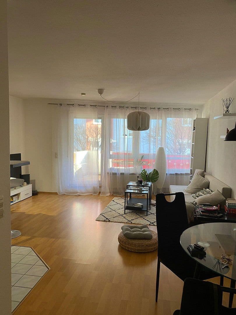 Prenájom bytu 2-izbový 56 m², Unterer Mühlweg 9, Reutlingen, Bádensko-Wurttembersko Prenájom bytu 2-izbový 56 m², Unterer Mühlweg 9, Reutlingen, Bádensko-Wurttembersko