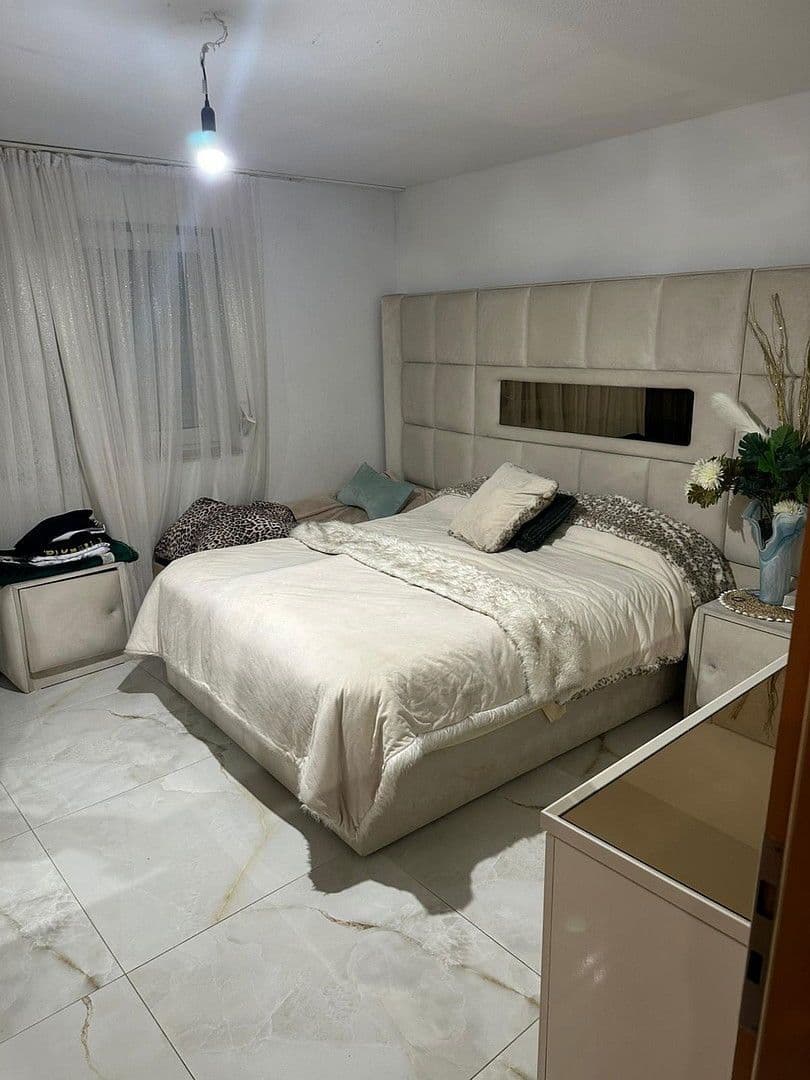 Predaj bytu 4-izbový 125 m², Rennbaumstr.57, Leverkusen, Severné Porýnie - Westfálsko Predaj bytu 4-izbový 125 m², Rennbaumstr.57, Leverkusen, Severné Porýnie - Westfálsko