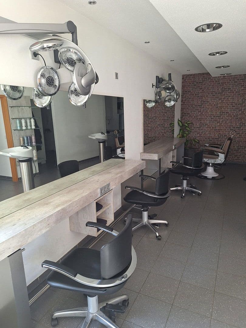 Predaj nebytového priestoru 172 m², Rutesheim, Bádensko-Wurttembersko Predaj nebytového priestoru 172 m², Rutesheim, Bádensko-Wurttembersko