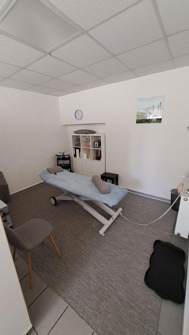 Prenájom kancelárie 105 m², Dohnaer Straße 217, Dresden, Sasko Prenájom kancelárie 105 m², Dohnaer Straße 217, Dresden, Sasko