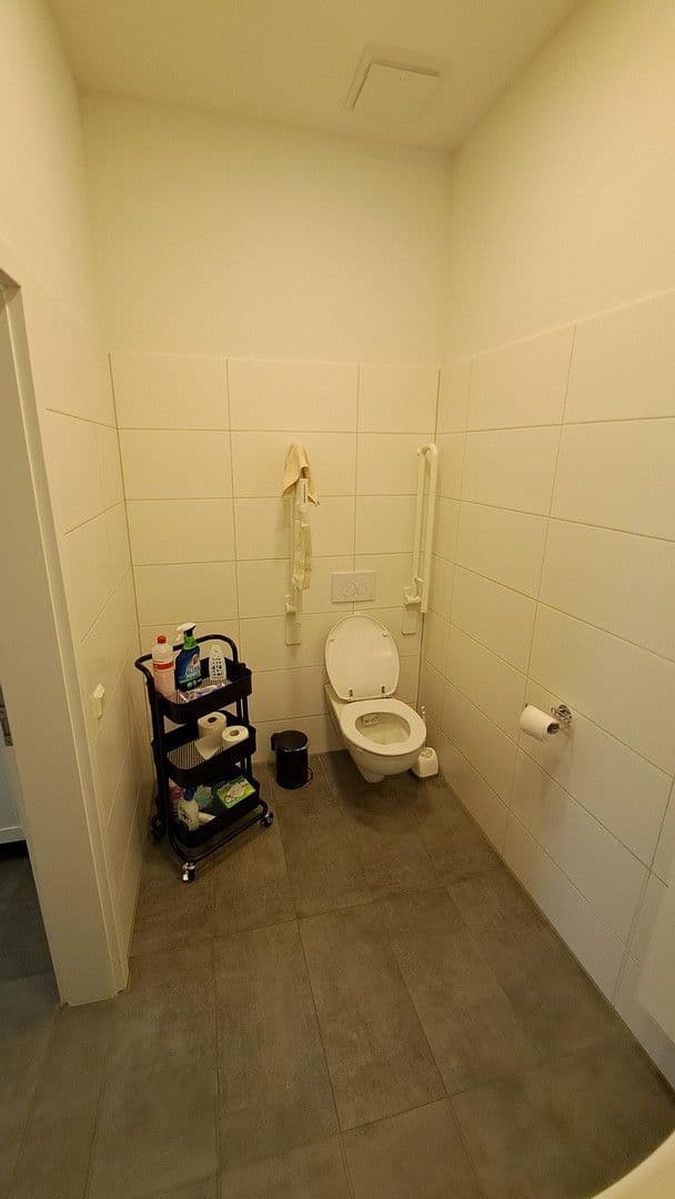 Prenájom kancelárie 105 m², Dohnaer Straße 217, Dresden, Sasko Prenájom kancelárie 105 m², Dohnaer Straße 217, Dresden, Sasko