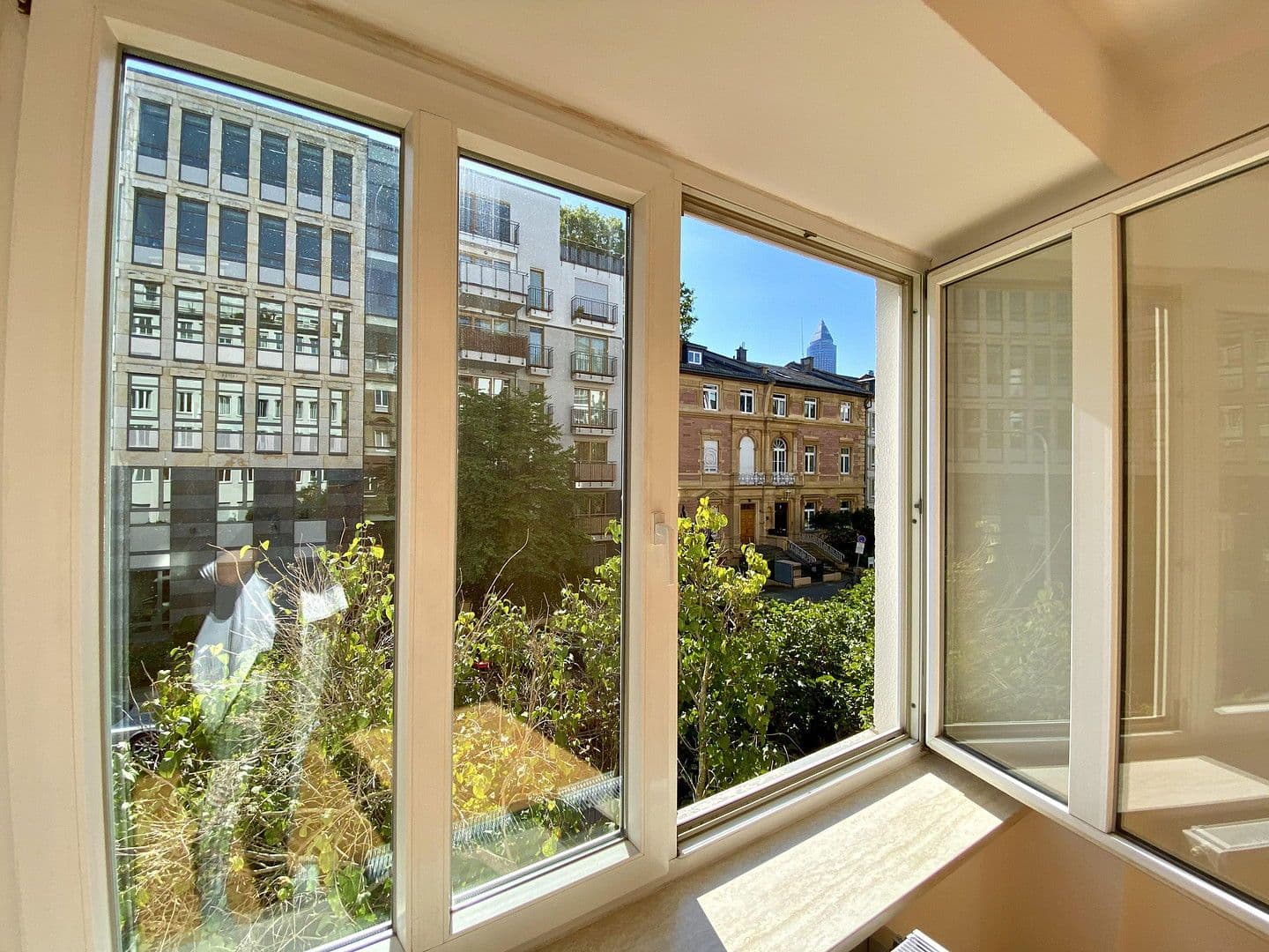 Prenájom bytu 3-izbový 70 m², Bockenheimerlandstrasse 83, Frankfurt, Hesensko Prenájom bytu 3-izbový 70 m², Bockenheimerlandstrasse 83, Frankfurt, Hesensko