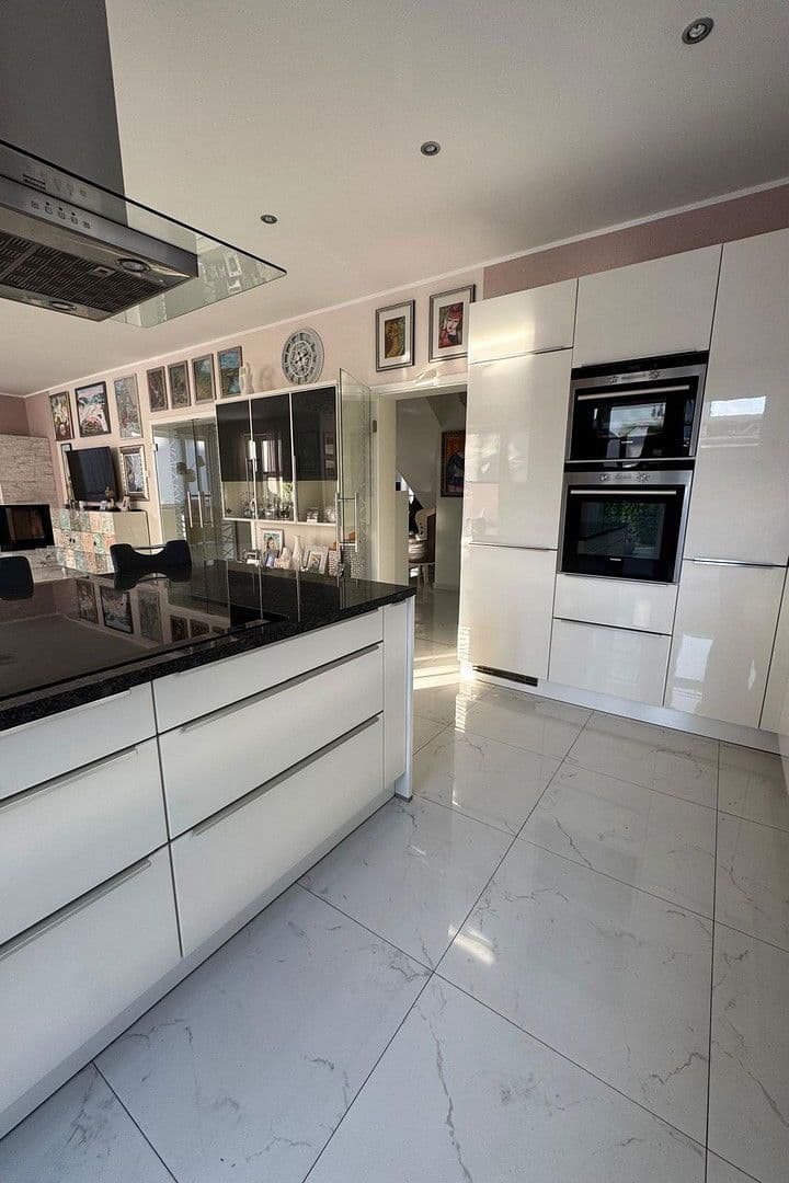 Predaj domu 194 m², pozemek 464 m², Mössingen, Bádensko-Wurttembersko Predaj domu 194 m², pozemek 464 m², Mössingen, Bádensko-Wurttembersko