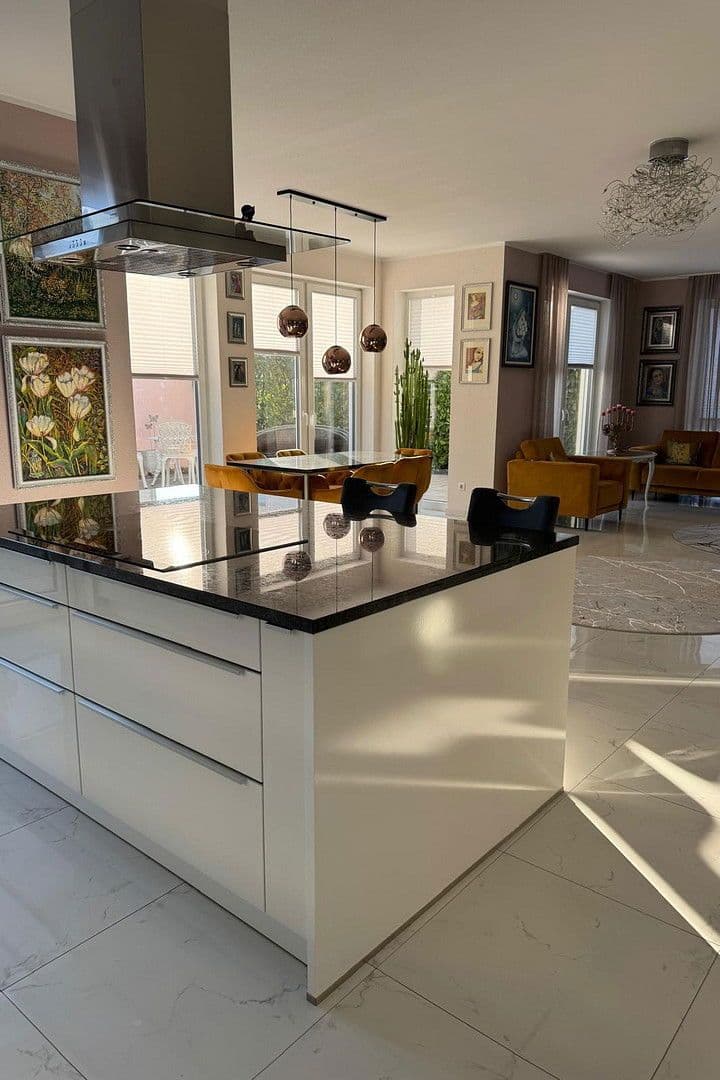 Predaj domu 194 m², pozemek 464 m², Mössingen, Bádensko-Wurttembersko Predaj domu 194 m², pozemek 464 m², Mössingen, Bádensko-Wurttembersko