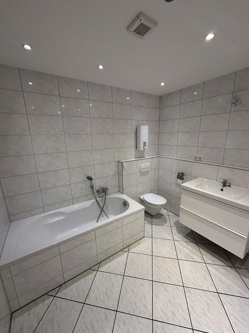 Prenájom bytu 4-izbový 142 m², Maria-Hilf-Straße 20, Berching, Bavorsko Prenájom bytu 4-izbový 142 m², Maria-Hilf-Straße 20, Berching, Bavorsko