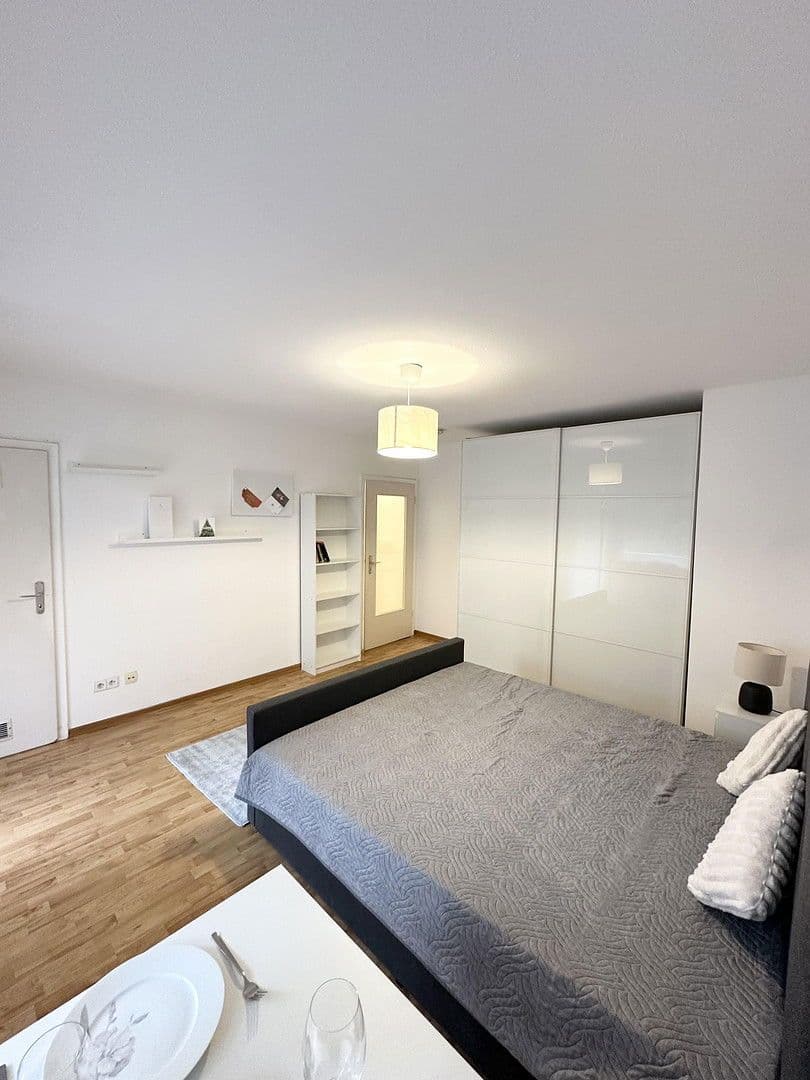 Prenájom bytu 1-izbový 30 m², Stuttgart, Bádensko-Wurttembersko Prenájom bytu 1-izbový 30 m², Stuttgart, Bádensko-Wurttembersko