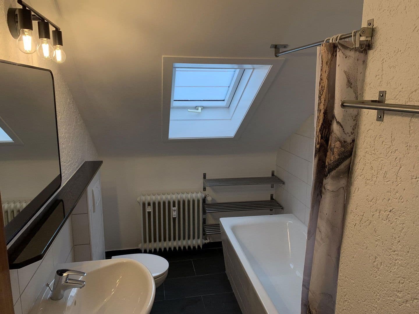 Prenájom bytu 3-izbový 64 m², Filderstadt, Bádensko-Wurttembersko Prenájom bytu 3-izbový 64 m², Filderstadt, Bádensko-Wurttembersko