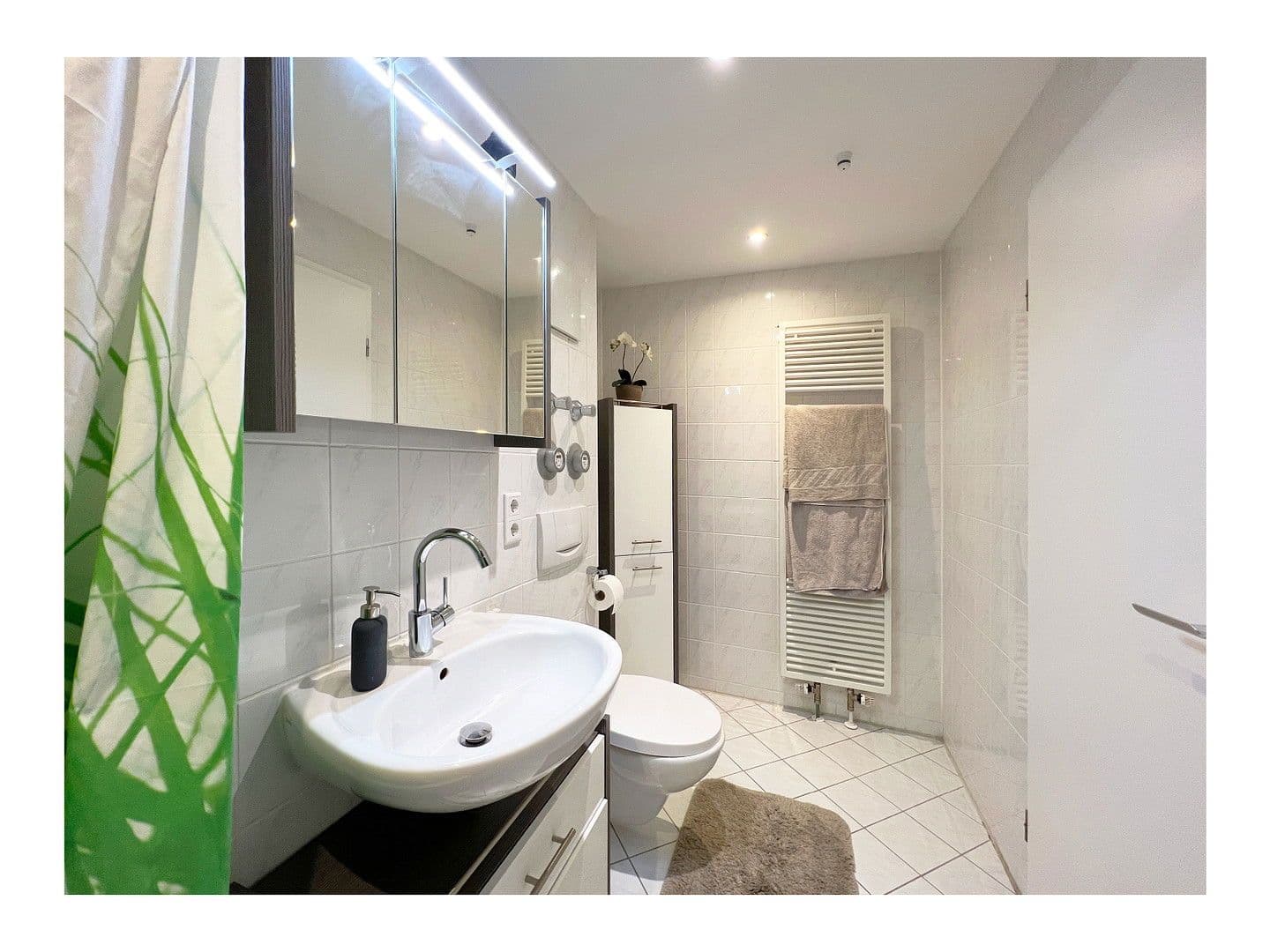 Prenájom bytu 2-izbový 69 m², München, Bavorsko Prenájom bytu 2-izbový 69 m², München, Bavorsko