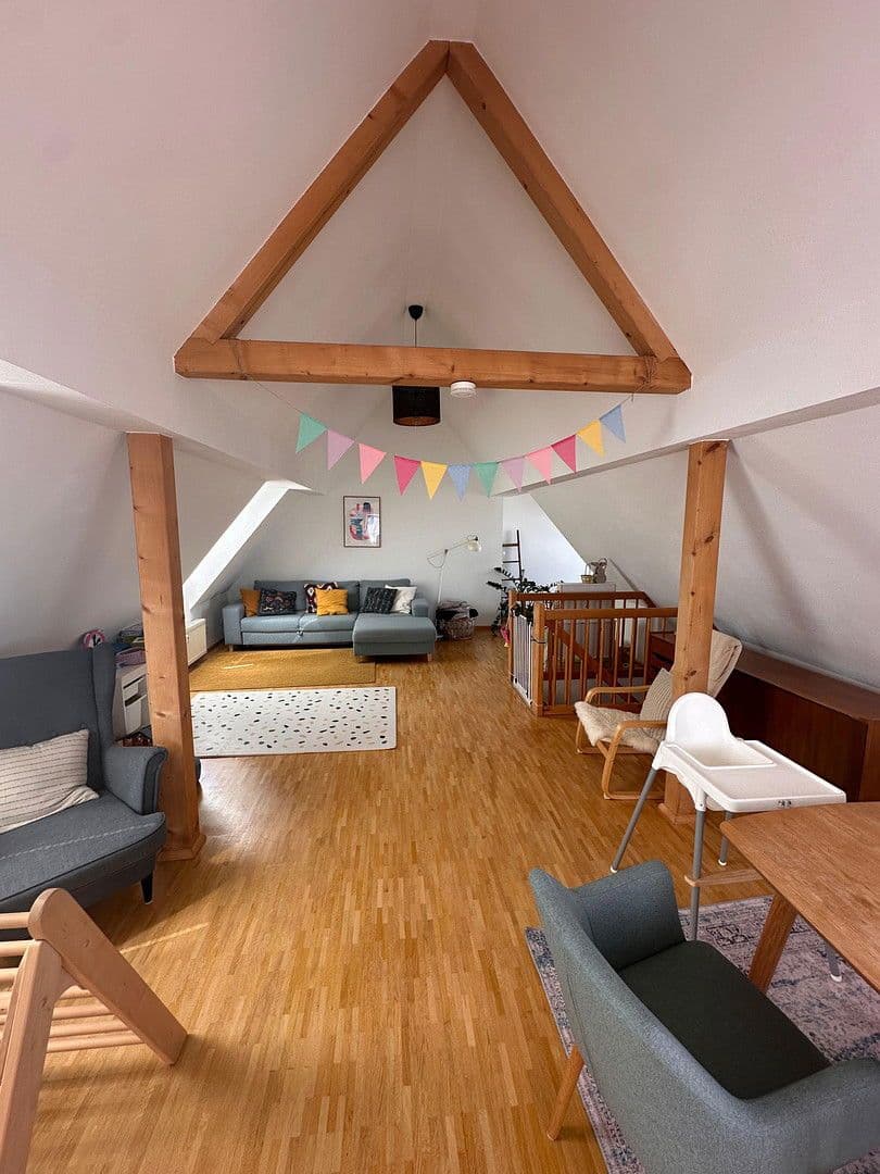 Prenájom bytu 3-izbový 105 m², Freudenstadt, Bádensko-Wurttembersko Prenájom bytu 3-izbový 105 m², Freudenstadt, Bádensko-Wurttembersko