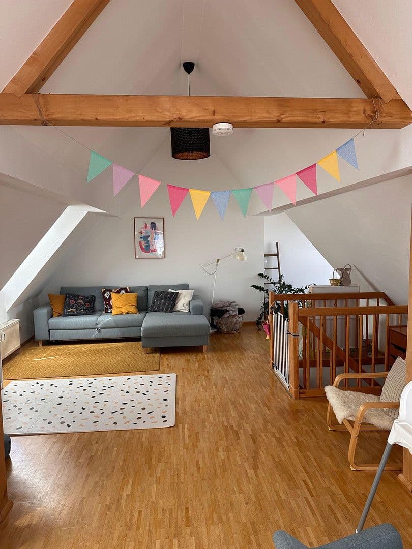 Prenájom bytu 3-izbový 105 m², Freudenstadt, Bádensko-Wurttembersko Prenájom bytu 3-izbový 105 m², Freudenstadt, Bádensko-Wurttembersko