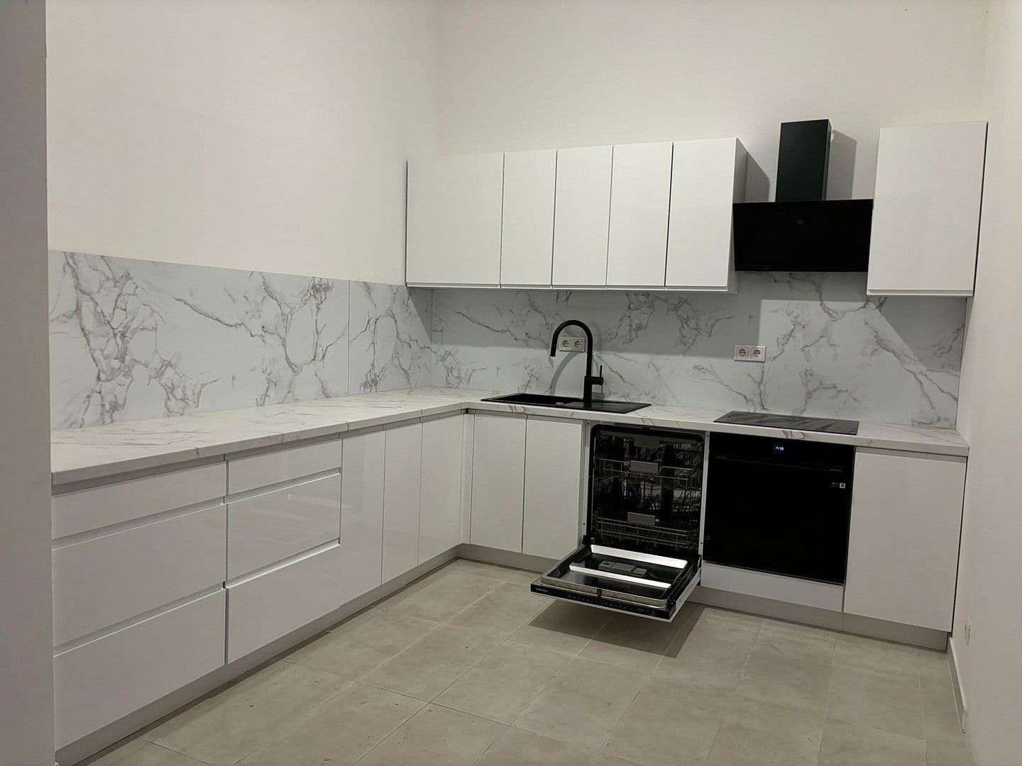 Prenájom bytu 3-izbový 73 m², Reckahner Dorfstr. 12, Kloster Lehnin, Brandenbursko Prenájom bytu 3-izbový 73 m², Reckahner Dorfstr. 12, Kloster Lehnin, Brandenbursko