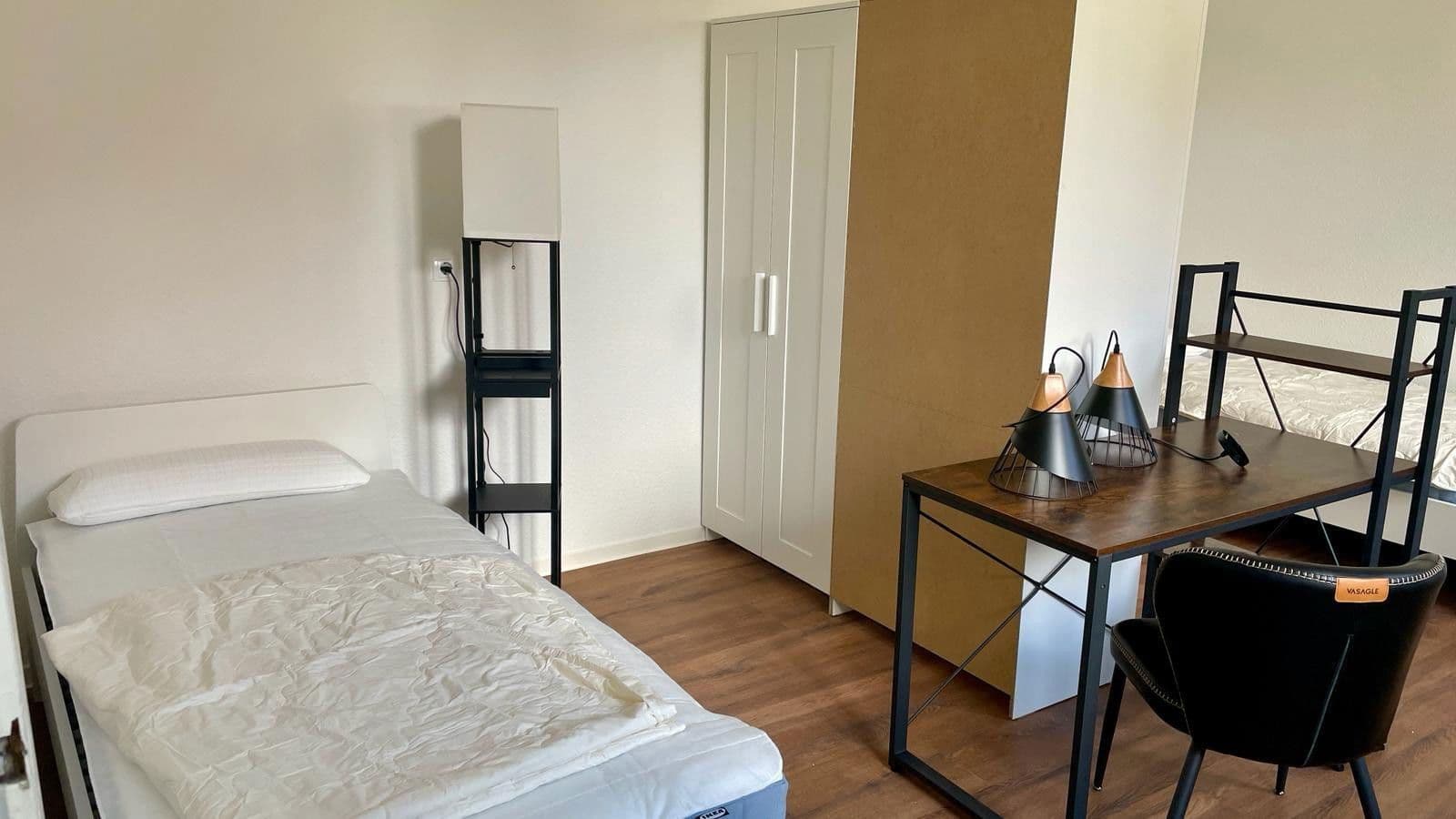 Prenájom bytu 5-izbový 155 m², Merseburger Str. 406, Halle/Saale, Sasko-Anhaltsko Prenájom bytu 5-izbový 155 m², Merseburger Str. 406, Halle/Saale, Sasko-Anhaltsko