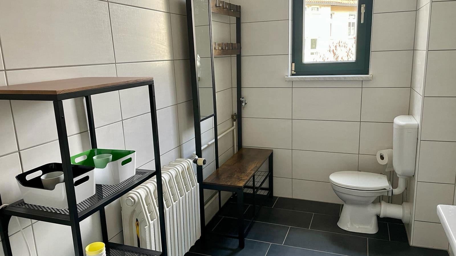 Prenájom bytu 5-izbový 155 m², Merseburger Str. 406, Halle/Saale, Sasko-Anhaltsko Prenájom bytu 5-izbový 155 m², Merseburger Str. 406, Halle/Saale, Sasko-Anhaltsko