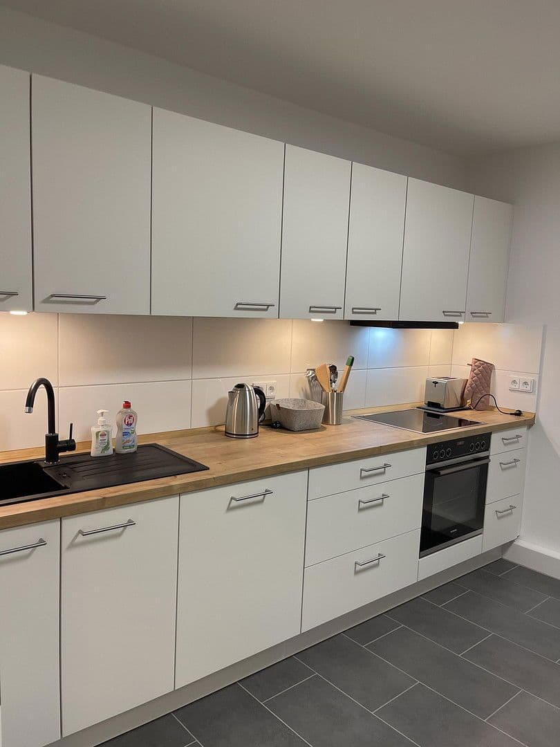 Prenájom bytu 2-izbový 54 m², Rauenthaler Straße 11A, Wiesbaden, Hesensko Prenájom bytu 2-izbový 54 m², Rauenthaler Straße 11A, Wiesbaden, Hesensko