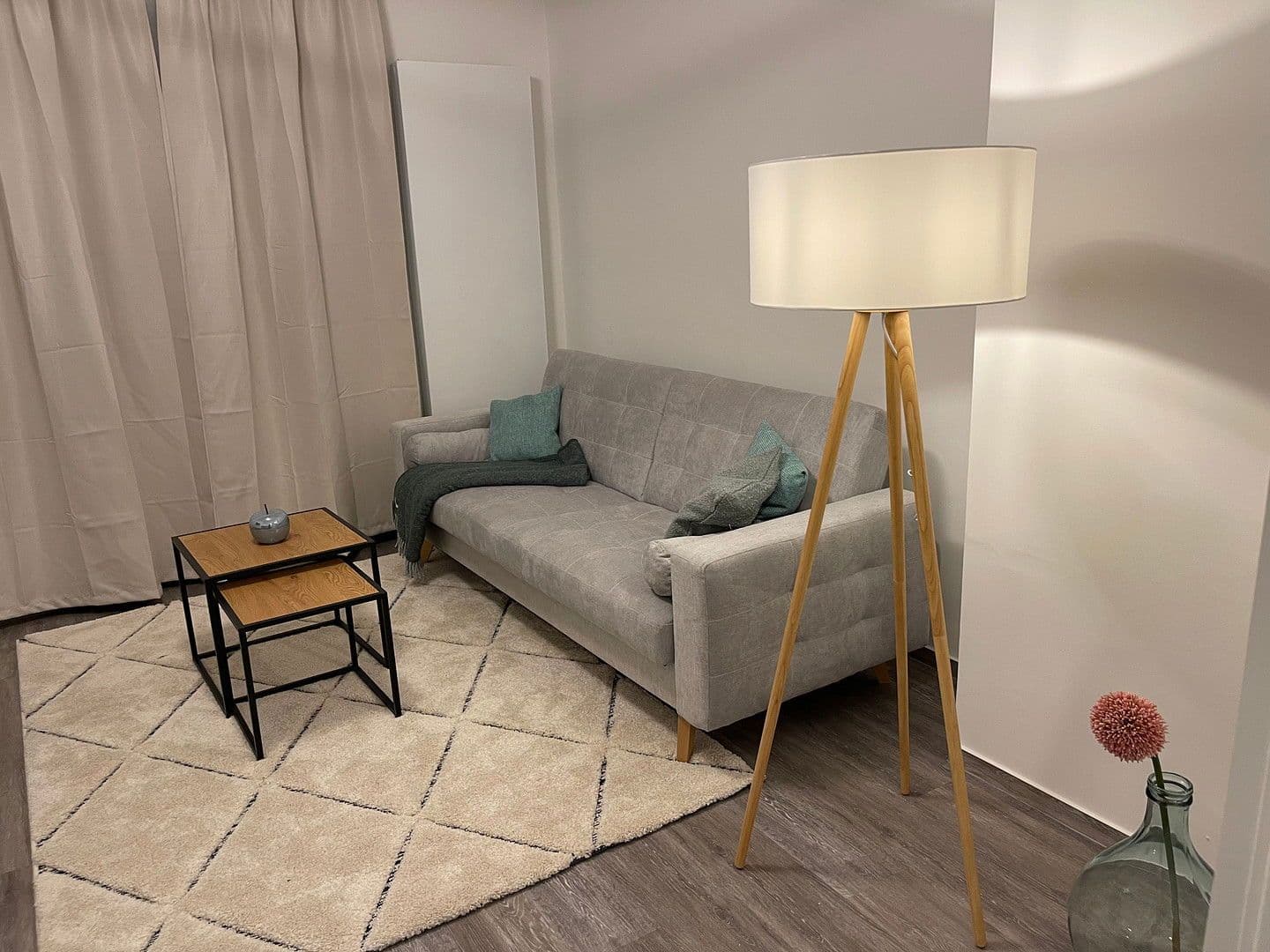 Prenájom bytu 2-izbový 54 m², Rauenthaler Straße 11A, Wiesbaden, Hesensko Prenájom bytu 2-izbový 54 m², Rauenthaler Straße 11A, Wiesbaden, Hesensko