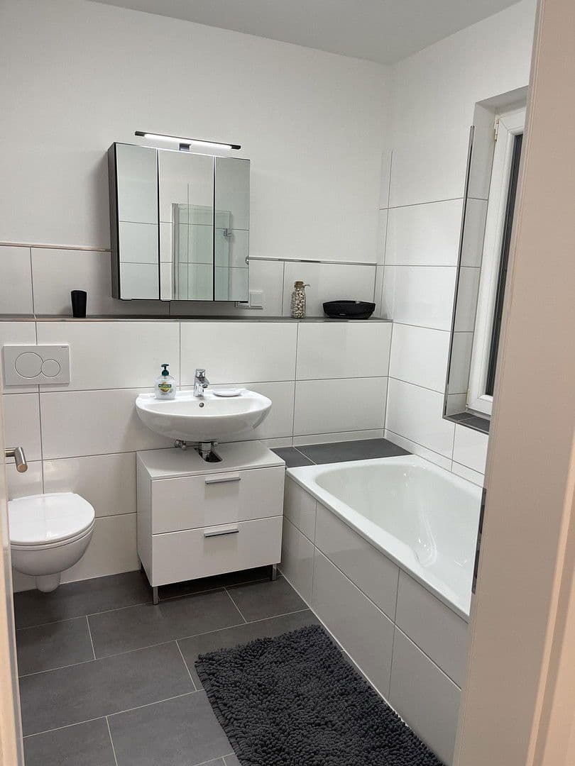 Prenájom bytu 2-izbový 54 m², Rauenthaler Straße 11A, Wiesbaden, Hesensko Prenájom bytu 2-izbový 54 m², Rauenthaler Straße 11A, Wiesbaden, Hesensko