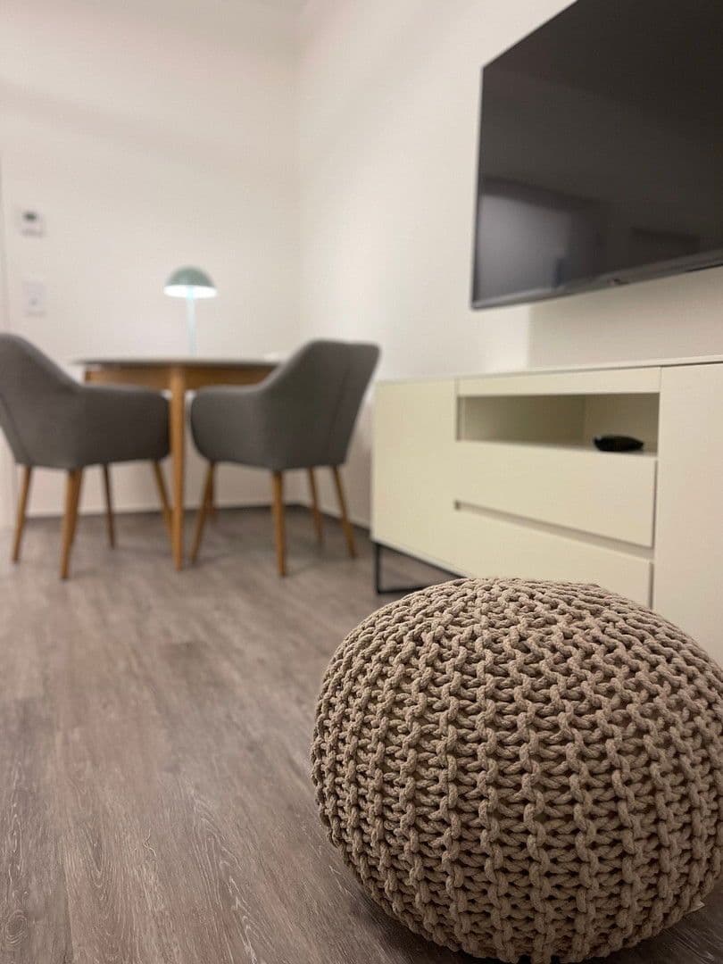 Prenájom bytu 2-izbový 54 m², Rauenthaler Straße 11A, Wiesbaden, Hesensko Prenájom bytu 2-izbový 54 m², Rauenthaler Straße 11A, Wiesbaden, Hesensko