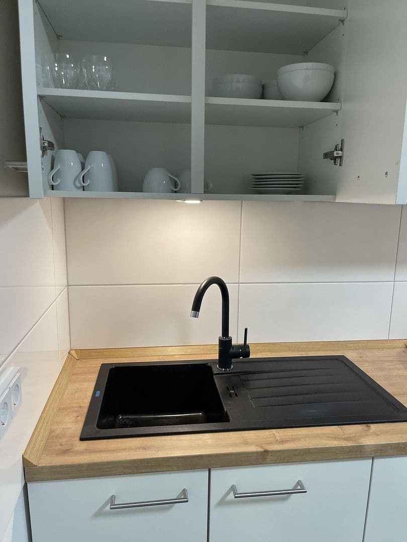 Prenájom bytu 2-izbový 54 m², Rauenthaler Straße 11A, Wiesbaden, Hesensko Prenájom bytu 2-izbový 54 m², Rauenthaler Straße 11A, Wiesbaden, Hesensko