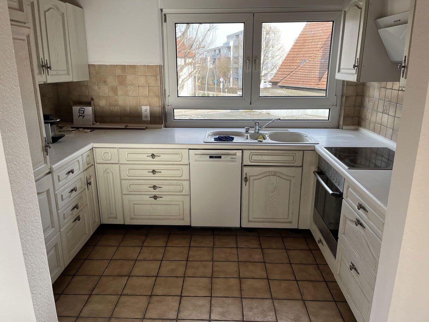 Prenájom bytu 5-izbový 100 m², Tamm, Bádensko-Wurttembersko Prenájom bytu 5-izbový 100 m², Tamm, Bádensko-Wurttembersko