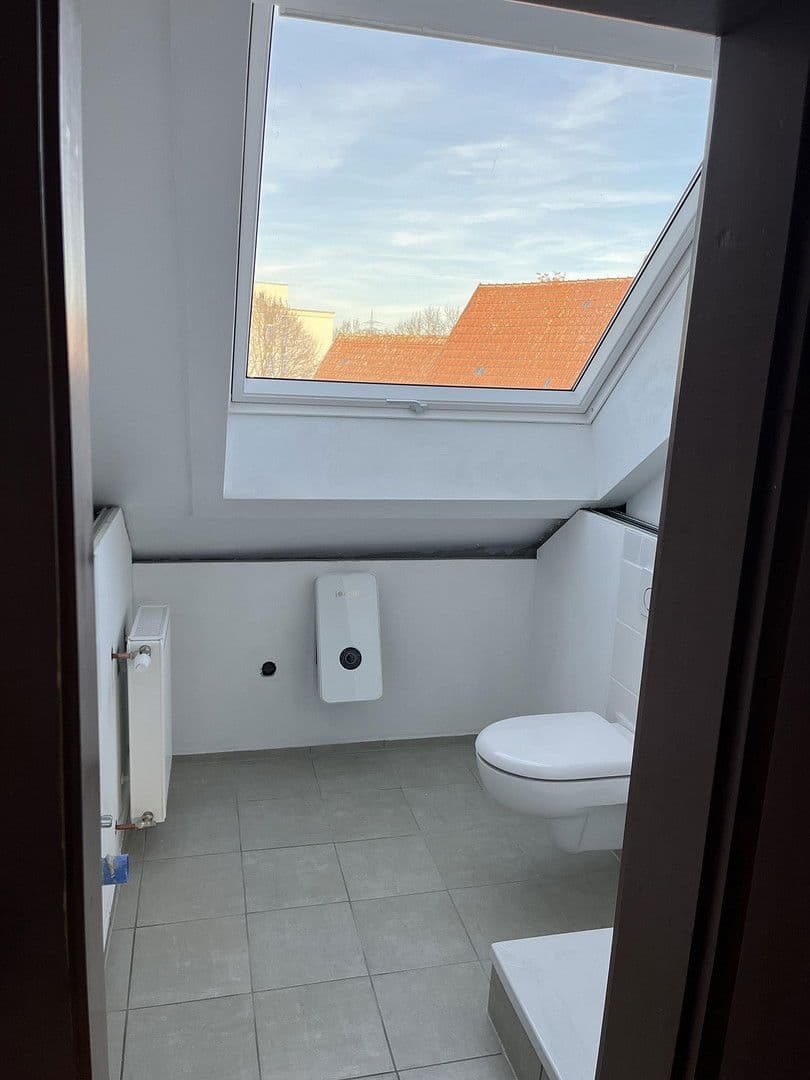 Prenájom bytu 5-izbový 100 m², Tamm, Bádensko-Wurttembersko Prenájom bytu 5-izbový 100 m², Tamm, Bádensko-Wurttembersko