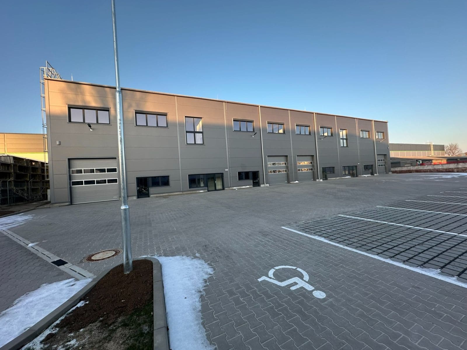 Prenájom nebytového priestoru 2.400 m², K Pérovně, Praha, Praha Prenájom nebytového priestoru 2.400 m², K Pérovně, Praha, Praha