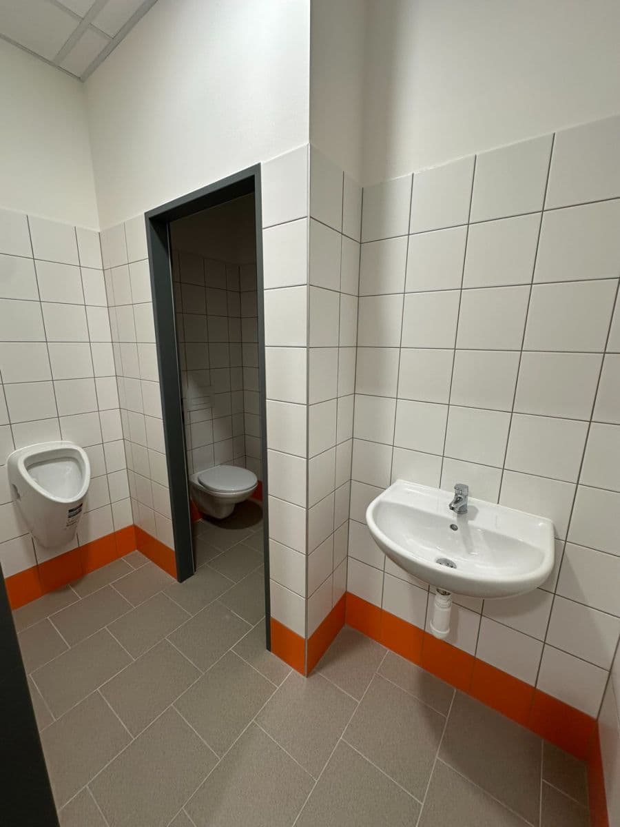 Prenájom nebytového priestoru 2.400 m², K Pérovně, Praha, Praha Prenájom nebytového priestoru 2.400 m², K Pérovně, Praha, Praha