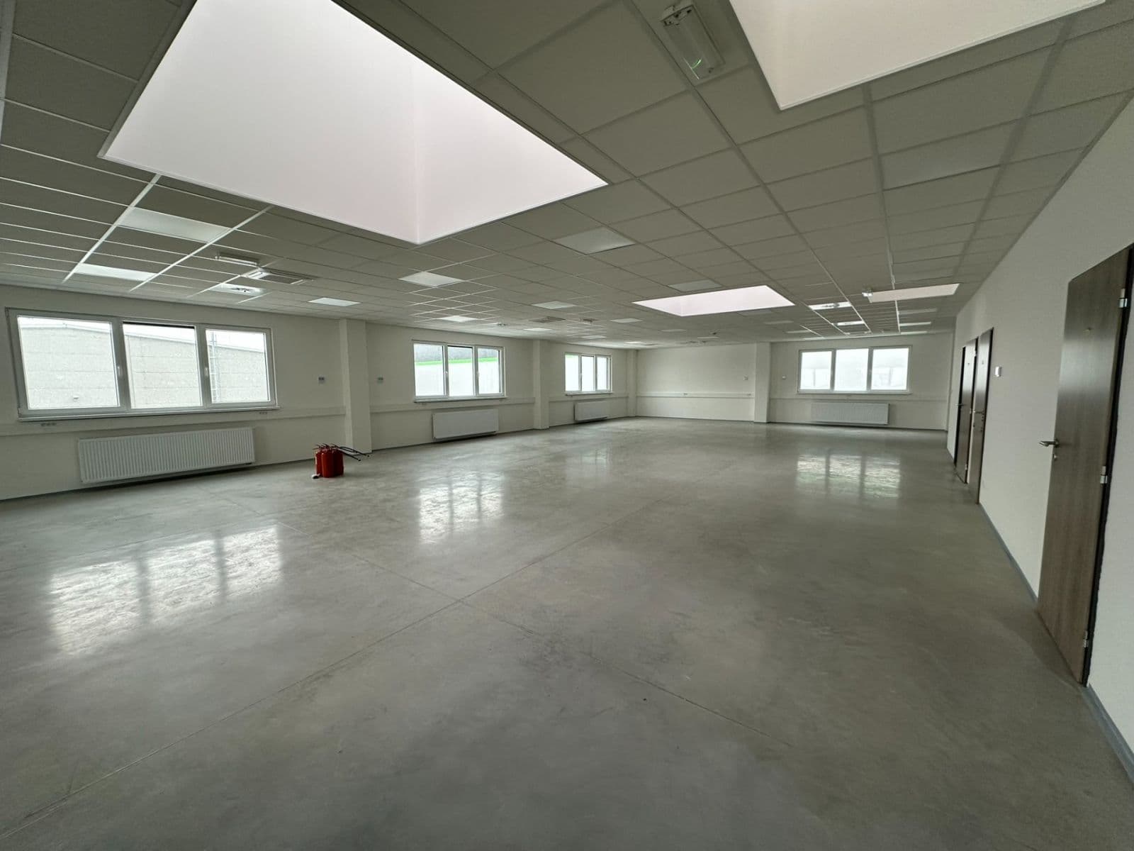 Prenájom nebytového priestoru 2.400 m², K Pérovně, Praha, Praha Prenájom nebytového priestoru 2.400 m², K Pérovně, Praha, Praha