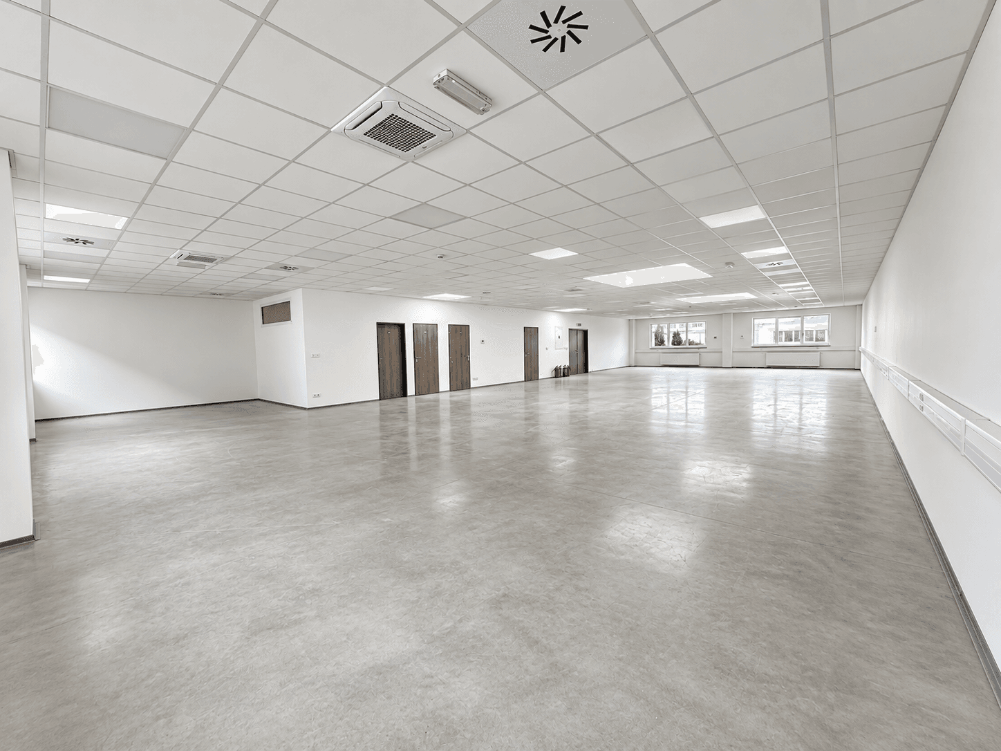 Prenájom nebytového priestoru 580 m², K Pérovně, Praha, Praha Prenájom nebytového priestoru 580 m², K Pérovně, Praha, Praha