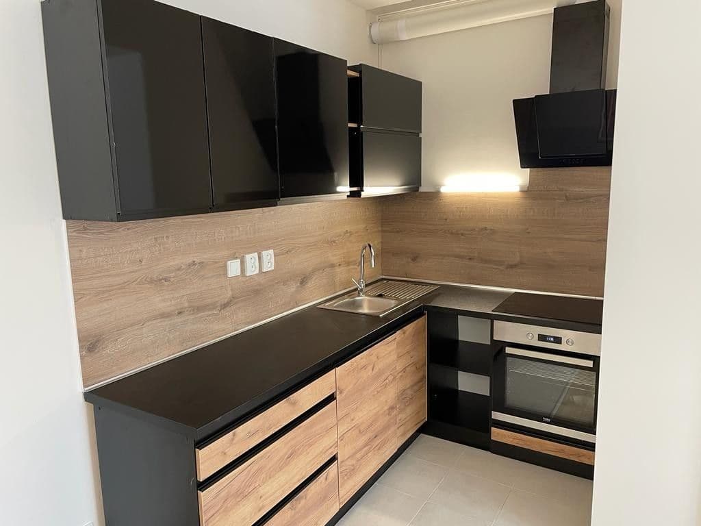 Prenájom bytu 2-izbový 48 m², Maru Špačkové, Rakovník, Středočeský kraj Prenájom bytu 2-izbový 48 m², Maru Špačkové, Rakovník, Středočeský kraj