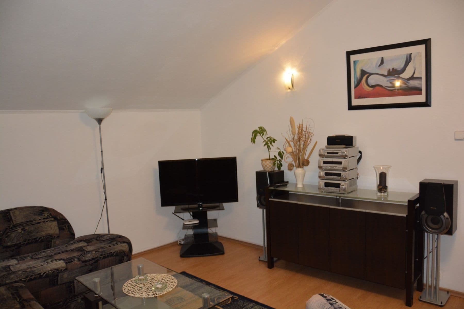 Prenájom bytu 3-izbový 100 m², Zvíkovská, Praha, Praha Prenájom bytu 3-izbový 100 m², Zvíkovská, Praha, Praha