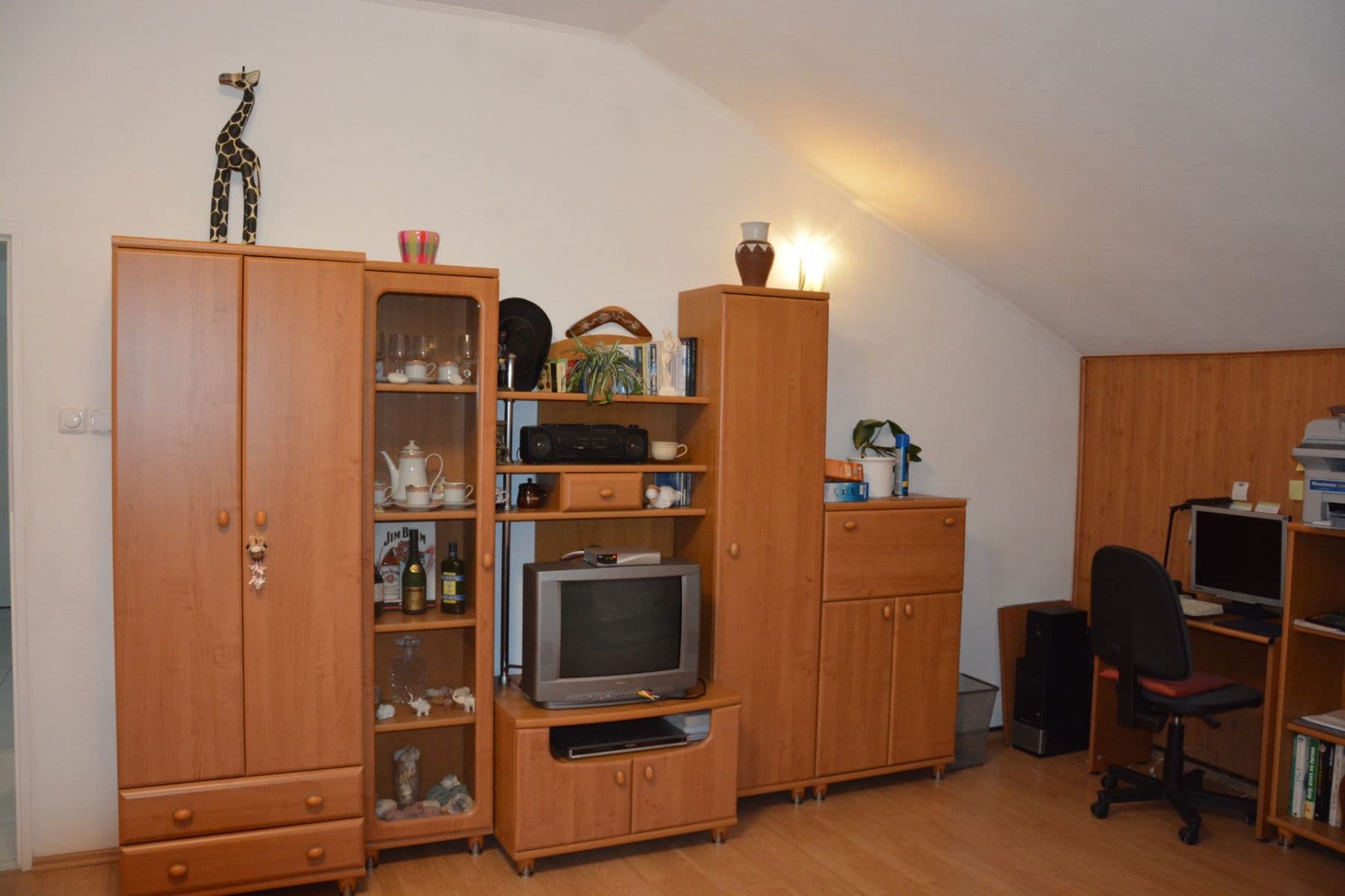 Prenájom bytu 3-izbový 100 m², Zvíkovská, Praha, Praha Prenájom bytu 3-izbový 100 m², Zvíkovská, Praha, Praha