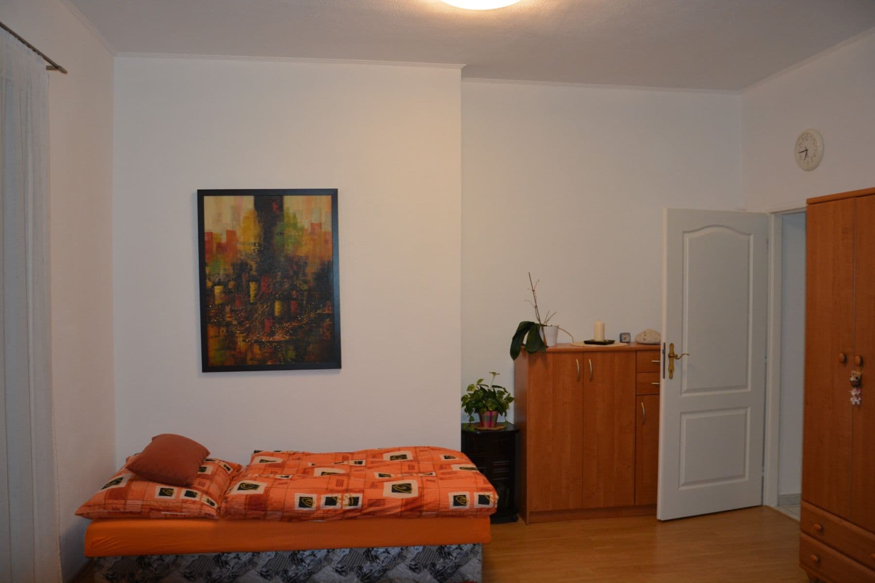 Prenájom bytu 3-izbový 100 m², Zvíkovská, Praha, Praha Prenájom bytu 3-izbový 100 m², Zvíkovská, Praha, Praha