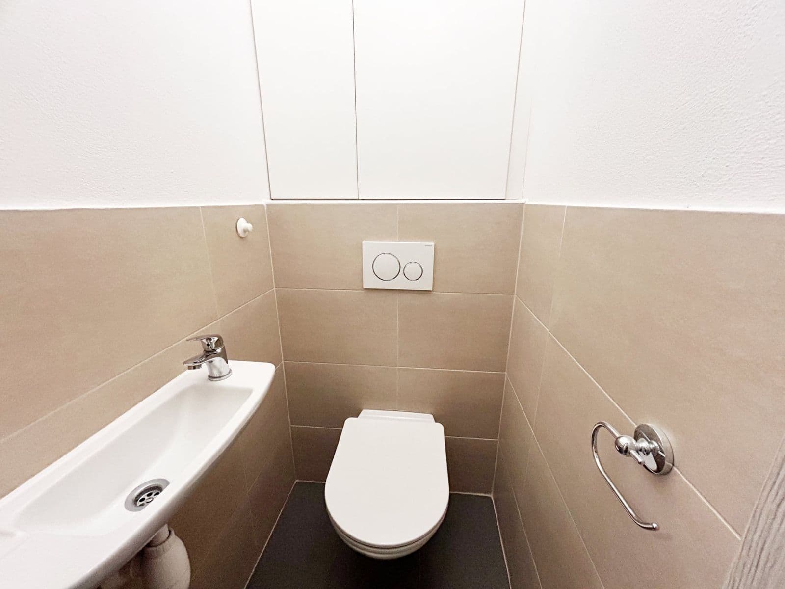 Prenájom bytu 2-izbový 48 m², Spojovací, Praha, Praha Prenájom bytu 2-izbový 48 m², Spojovací, Praha, Praha