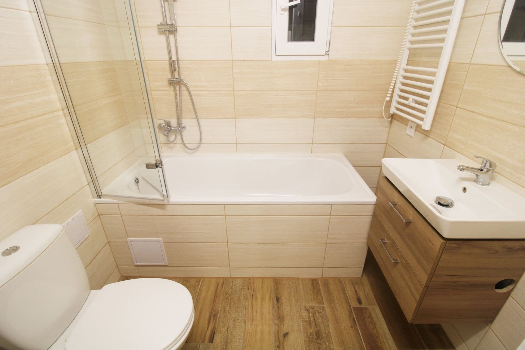 Prenájom bytu 2-izbový 75 m², Kolínská, Praha, Praha Prenájom bytu 2-izbový 75 m², Kolínská, Praha, Praha