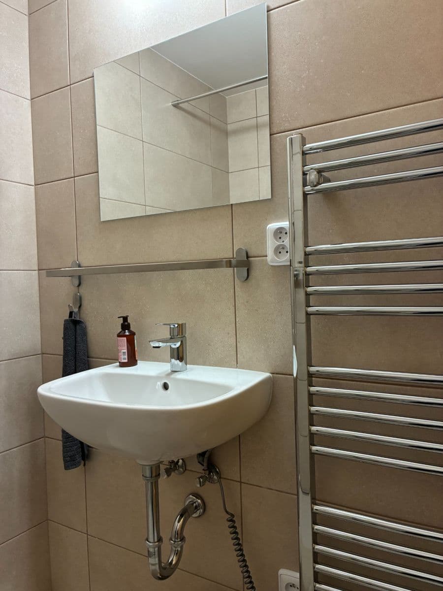 Prenájom bytu 1-izbový 42 m², Za Mlýnem, Hostivice, Středočeský kraj Prenájom bytu 1-izbový 42 m², Za Mlýnem, Hostivice, Středočeský kraj