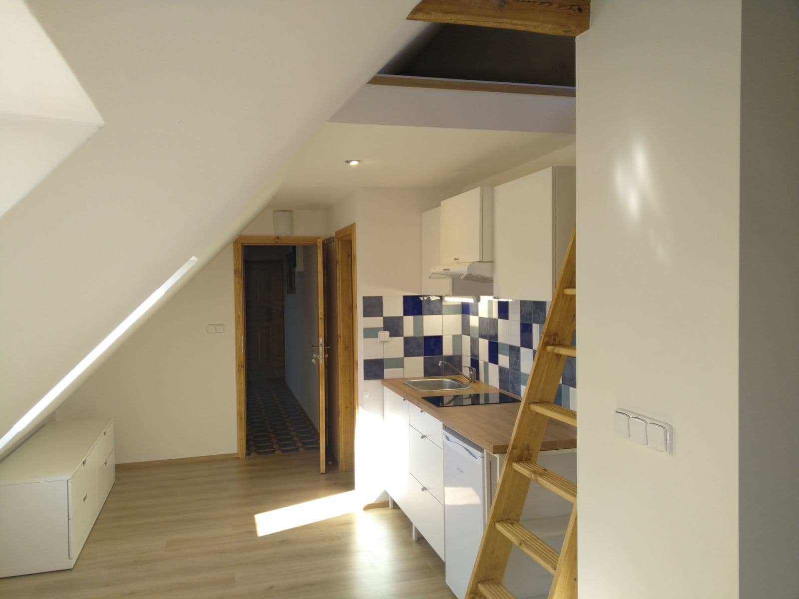 Prenájom bytu 1-izbový 42 m², Za Mlýnem, Hostivice, Středočeský kraj Prenájom bytu 1-izbový 42 m², Za Mlýnem, Hostivice, Středočeský kraj