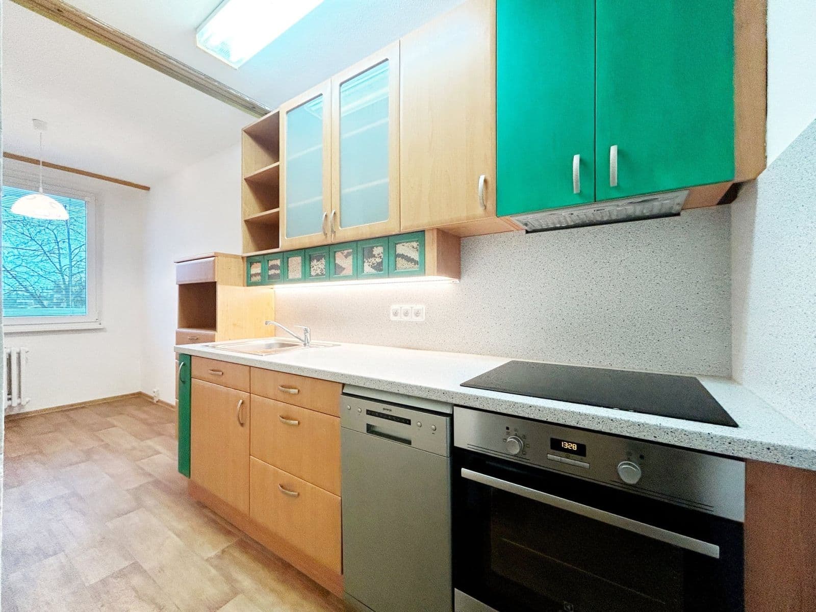 Prenájom bytu 4-izbový 89 m², Doležalova, Praha, Praha Prenájom bytu 4-izbový 89 m², Doležalova, Praha, Praha