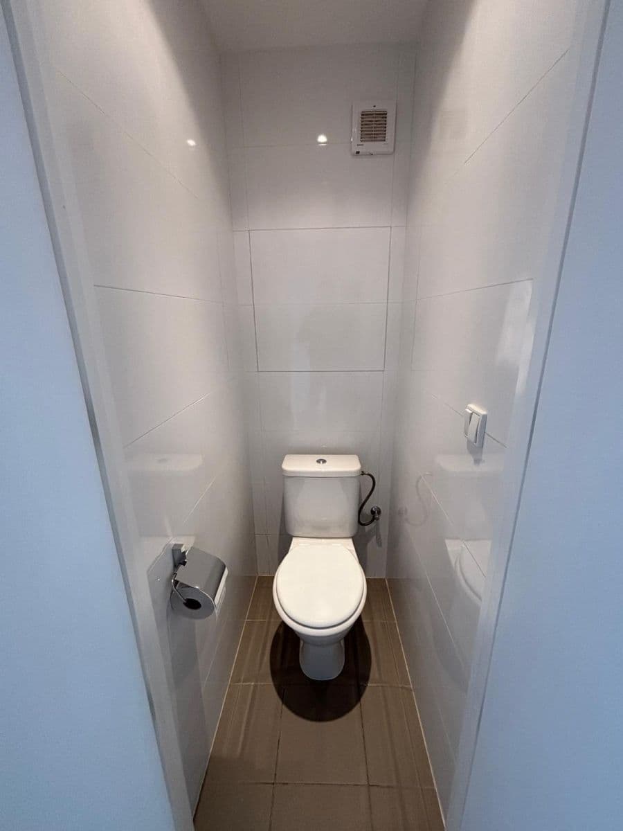 Prenájom bytu 4-izbový 86 m², Mazurská, Praha, Praha Prenájom bytu 4-izbový 86 m², Mazurská, Praha, Praha