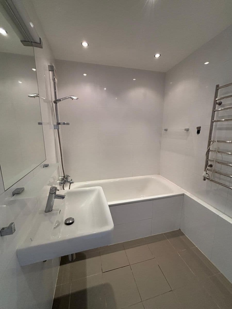 Prenájom bytu 4-izbový 86 m², Mazurská, Praha, Praha Prenájom bytu 4-izbový 86 m², Mazurská, Praha, Praha