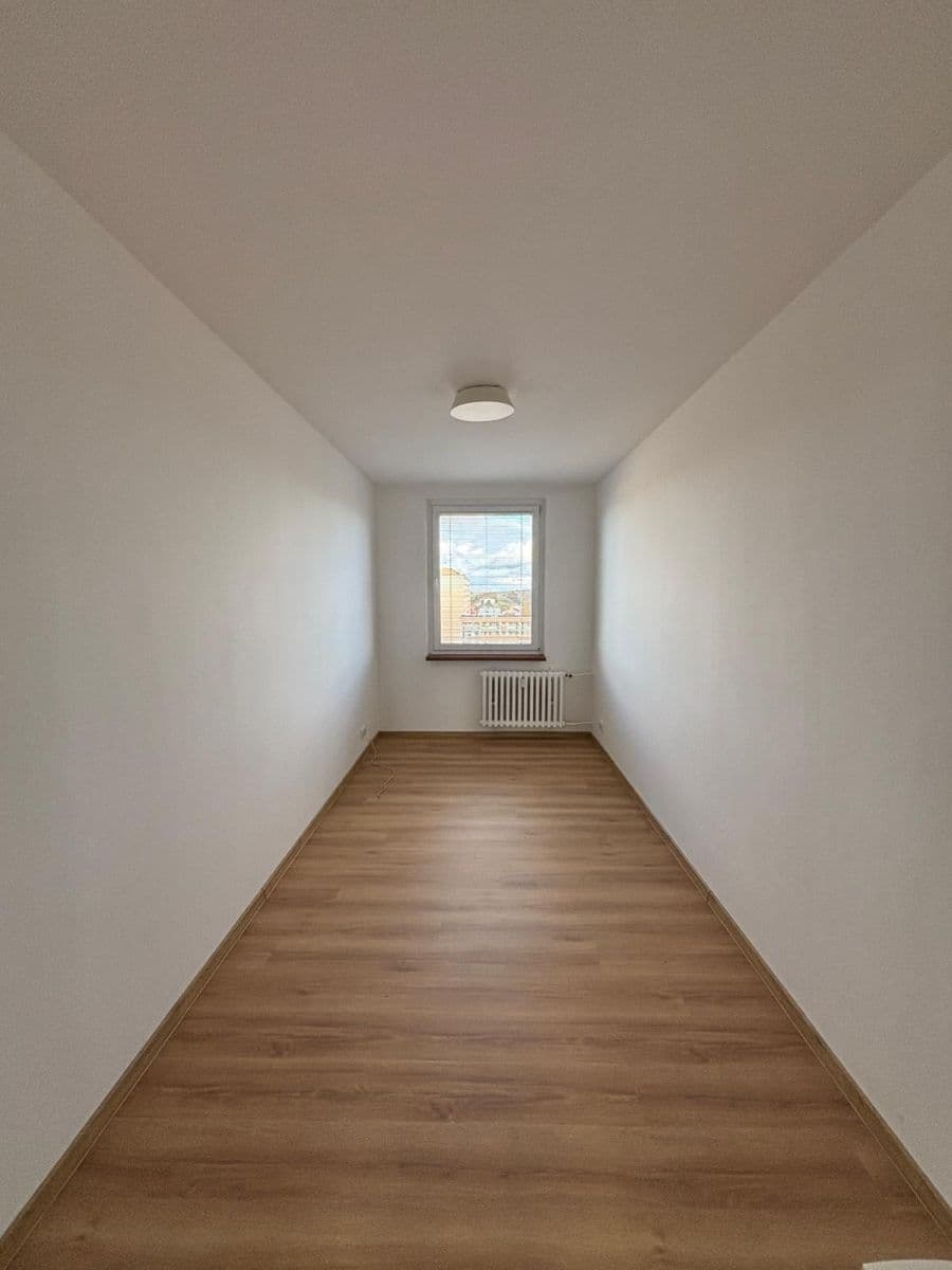 Prenájom bytu 4-izbový 86 m², Mazurská, Praha, Praha Prenájom bytu 4-izbový 86 m², Mazurská, Praha, Praha