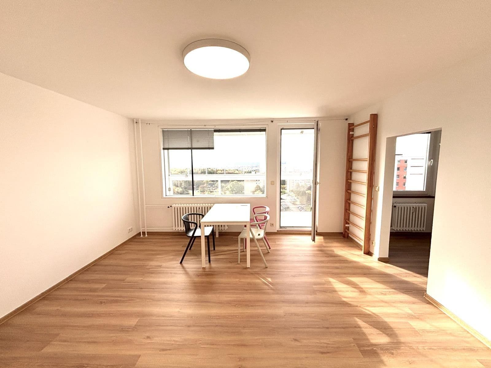 Prenájom bytu 4-izbový 86 m², Mazurská, Praha, Praha Prenájom bytu 4-izbový 86 m², Mazurská, Praha, Praha