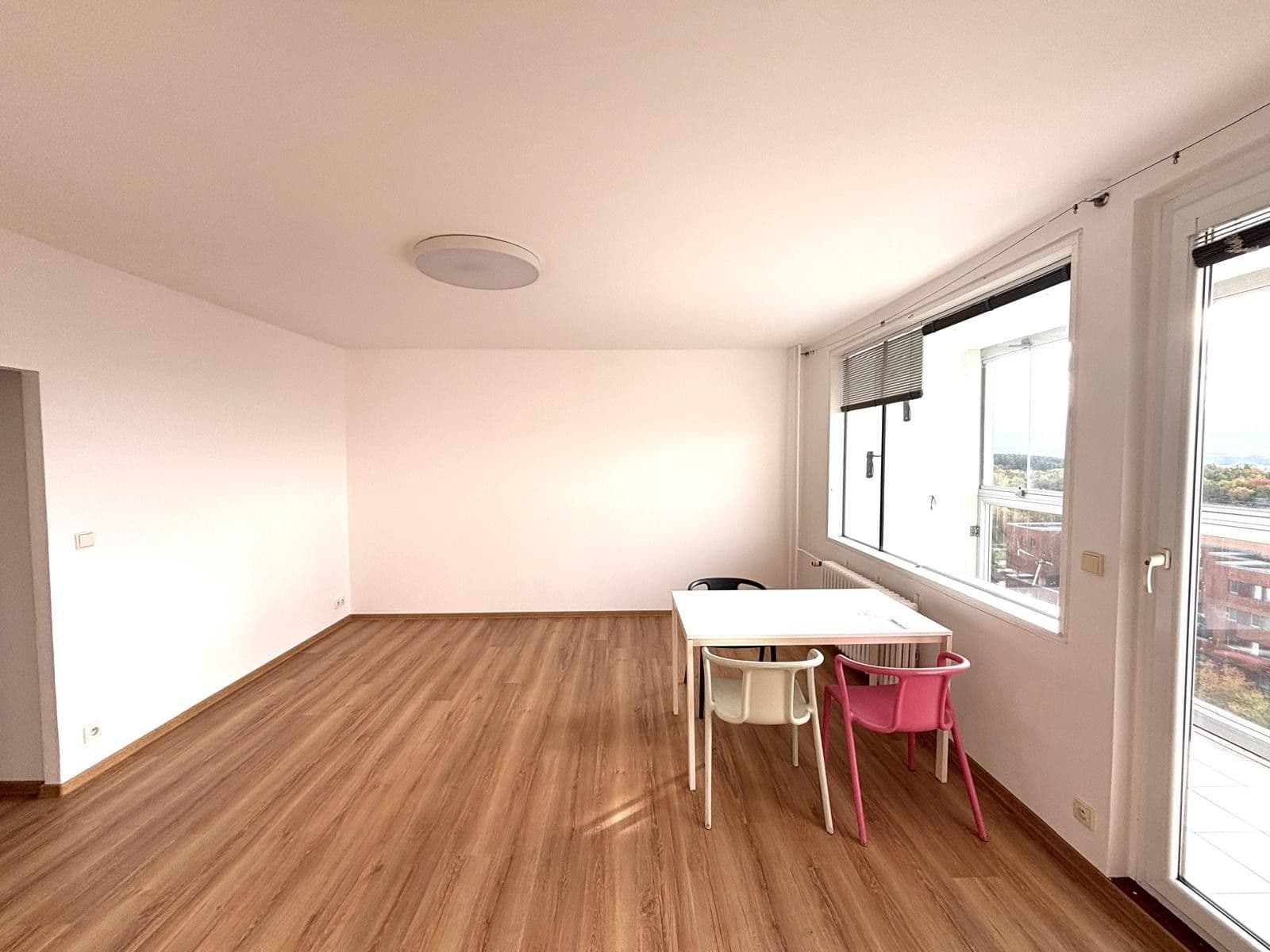 Prenájom bytu 4-izbový 86 m², Mazurská, Praha, Praha Prenájom bytu 4-izbový 86 m², Mazurská, Praha, Praha